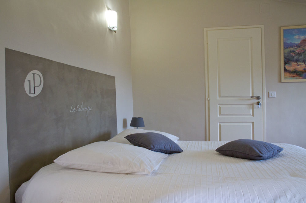 Domaine De La Pomme Trets Bagian luar foto
