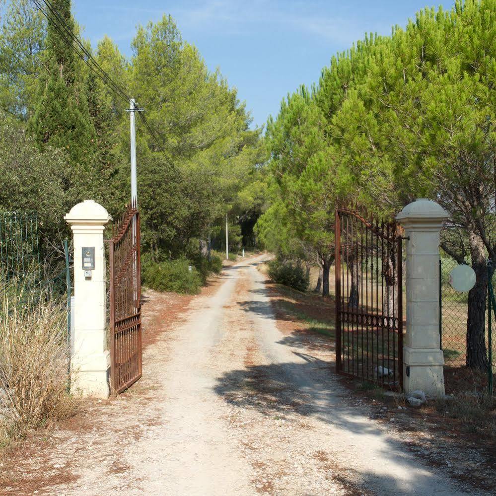 Domaine De La Pomme Trets Bagian luar foto